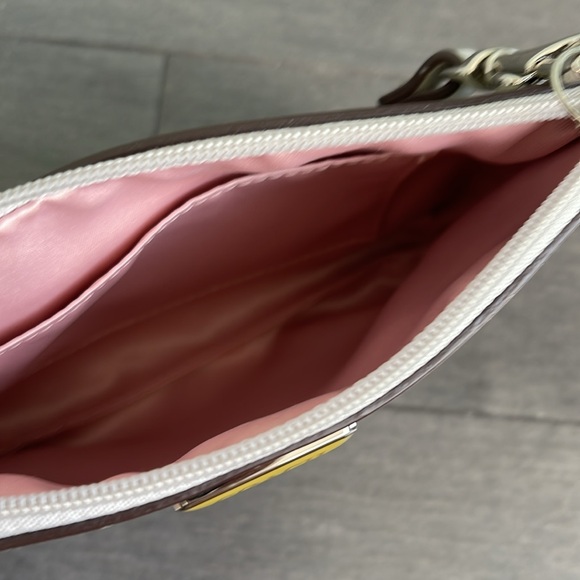 Coach wristlet. - Picture 6 of 6
